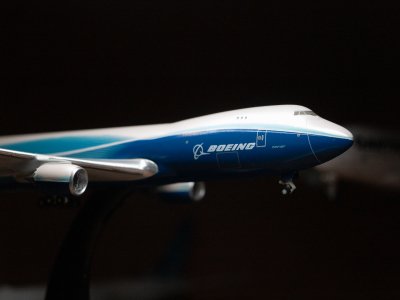 748f_01.jpg