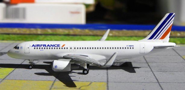 b57e12c9-c441-4fdc-b528-8d4ba5bfb60b.jpg