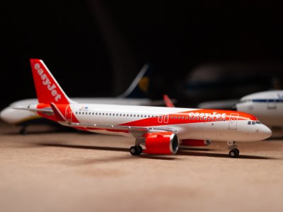 U2320NEO_02.jpeg