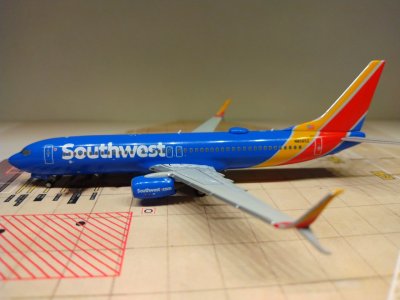 Southwest B737-8H4WL N8565Z L.jpg