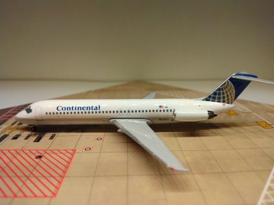 Continental DC-9-32 1991 N17531 L.jpg