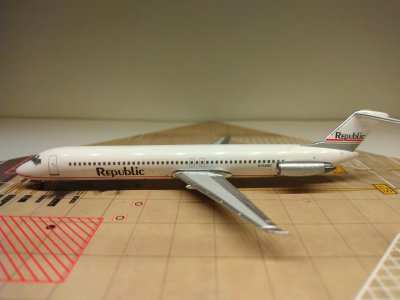 Republic DC-9-51 N768NC L.jpg