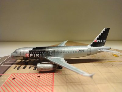 Spirit A319-132 N525NK L.jpg