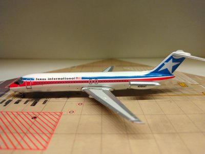Texas International DC-9-31 N3504T L.jpg