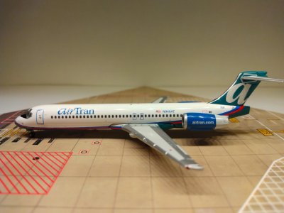 AirTran B717-2BD N948AT L.jpg