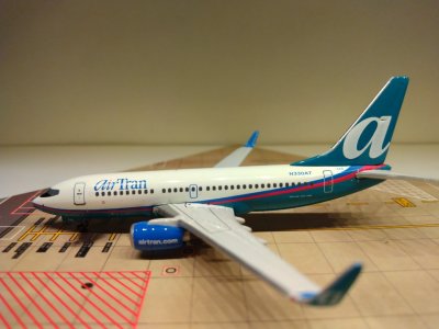 AirTran B737-700WL N330AT L.jpg