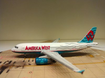 America West A319-132 N814AW L.jpg