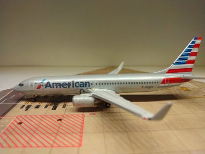 American B737-823WL 2013 N908NN L.jpg