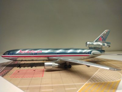 American DC-10-10 N118AA L.jpg