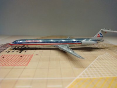 American MD-82 N9621A L.jpg