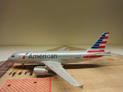 American A319-112 N725UW L.jpg