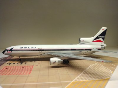 Delta L-1011-250 N740DA L.jpg
