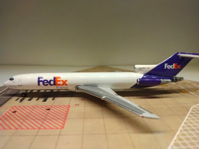 Federal Express B727-247AF N235FE L.jpg