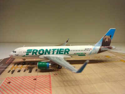Frontier A320-214WL N227FR L.jpg