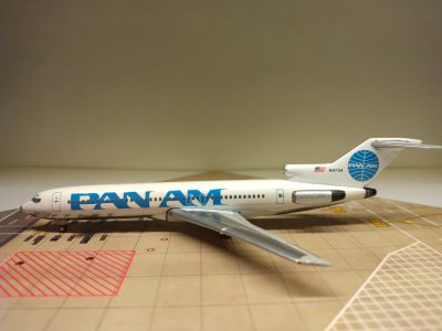 Pan Am B727-235 N4734 L.jpg
