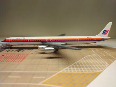 United DC-8-71 N8177U L.jpg