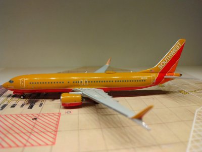 Southwest 737-8MAX N871HK L.jpg