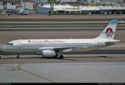 America West A320-232 N627AW 1991.jpg