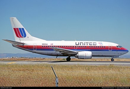 United 737-522 N901UA.jpg