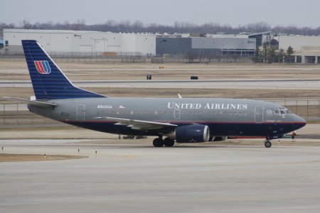 United 737-522 N942UA.jpg
