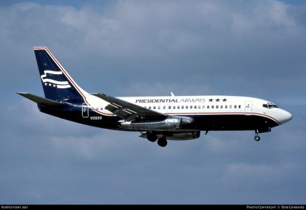 Presidential 737-200 N301XV.jpg