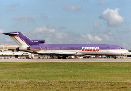 800px-Boeing_727-233-Adv(F),_Federal_Express_AN0230167.jpg