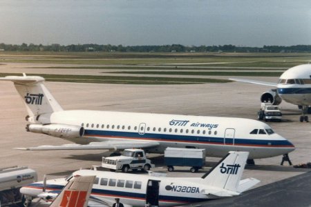 Britt Airways BAC-111 N390BA IND_19850507_01.jpg