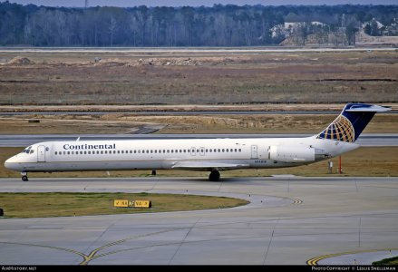 Continental MD-80 N14816 1991.jpg
