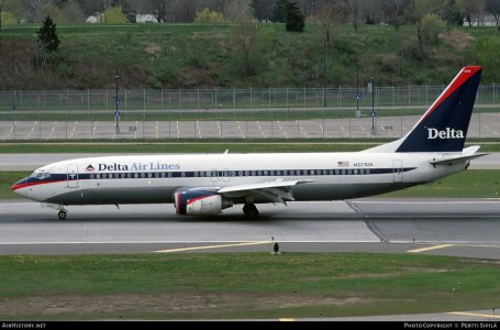 Delta 737-823 N371DA 1997.jpg