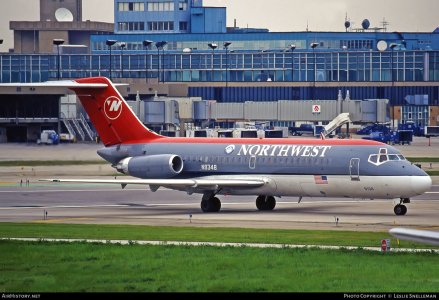 Northwest DC-9-14 N9348.jpg