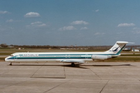 Republic MD-80 1979 N307RC MSP_000000_N307RC.jpg