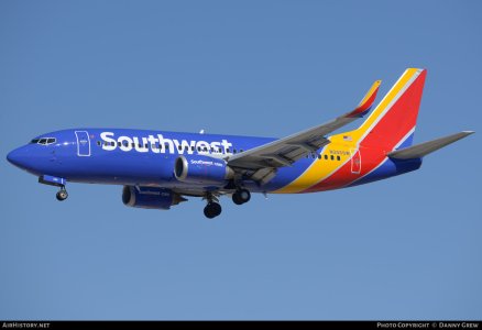 Southwest 737-3H4 N355SW 2014 .jpg