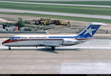 Texas International DC-9-15 1973 N1052T.jpg