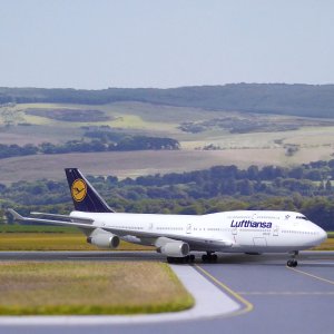3 Lufthansa B747-430 D-ABVF_B3.JPG
