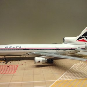 Delta L-1011-250 N740DA L.jpg