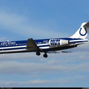 AirTran 717-200 N936AT Colts L2.jpg