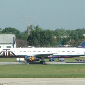 American Trans Air 757-200 N518AT IND_20050824_01.jpg