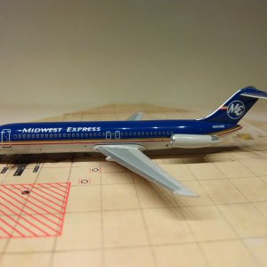 Midwest Express DC-9-32 N202ME L.jpg