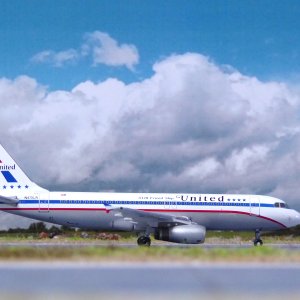 United Airlines A320-232 N475UA_1.JPG