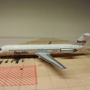 Republic DC-9-32 1984 N926RC L.jpg