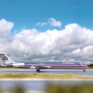 American Airlines MD-83 N589AA_1.JPG