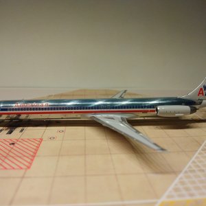 American MD-83 N984TW L.jpg