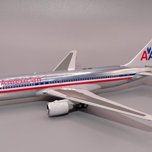 AA_B762_01.JPG