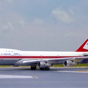 Boeing B747-100 N7470 NGL_4.JPG