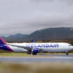 Icelandair B767-319ER TF-ISO PH_2.JPG