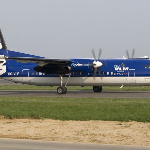 Fokker_50,_VLM_Airlines_JP6538282.jpg