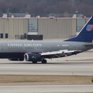 United 737-522 1993 N942UA IND_20090307_N942UA_01.jpg