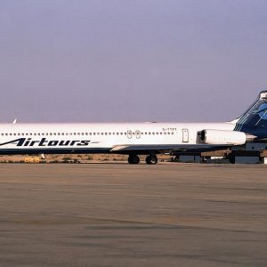 McDonnell_Douglas_MD-83,_Airtours_International_Airways_JP5941318.jpg