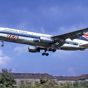 Lockheed_TriStar_at_Tempelhof_Manteufel.jpg