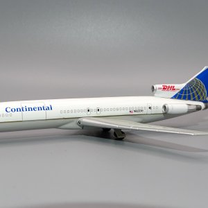 CO_B722_N622DH_01.JPG